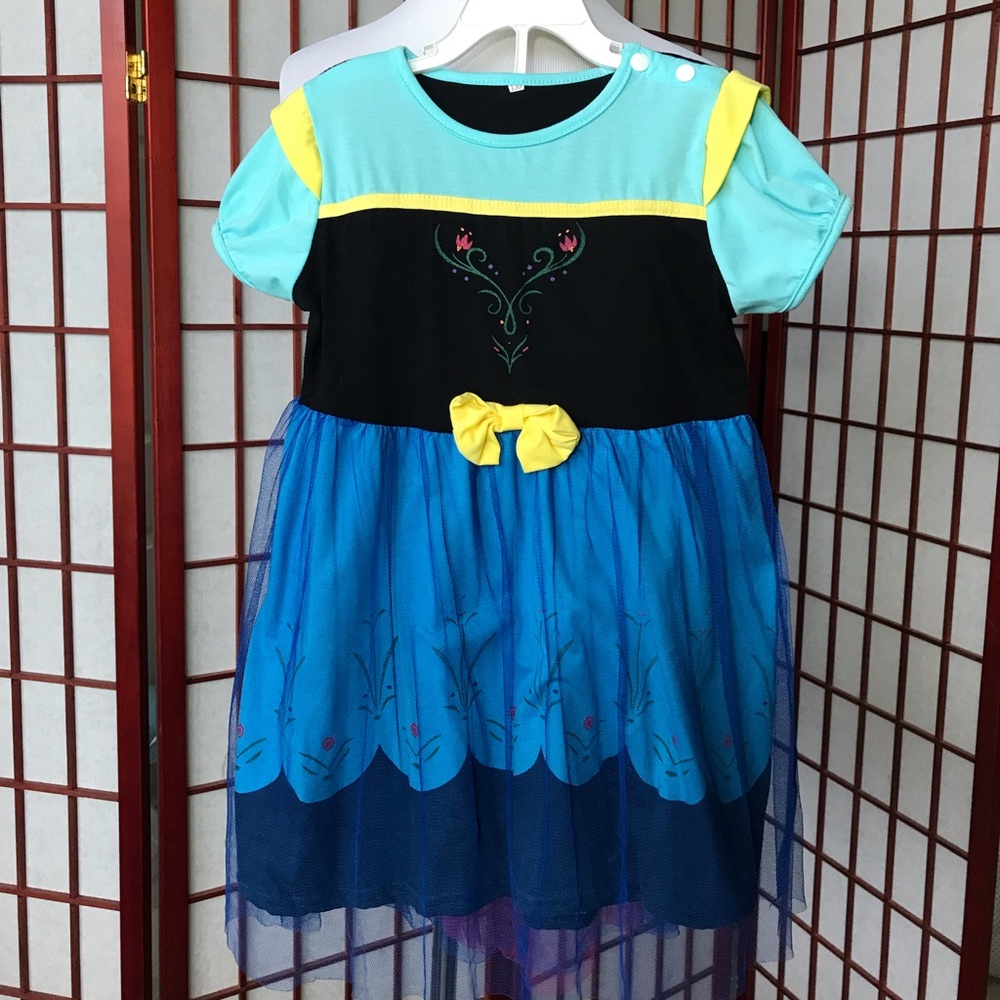 Frozen Anna Dress with cape Size 6-7